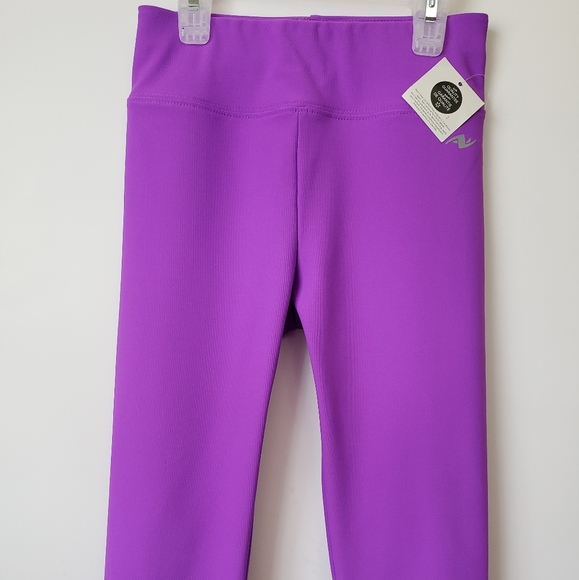 Athletic Works Polyester-Spandex Stretchable Sports Capri Leggings for Girls - Picture 2 of 7